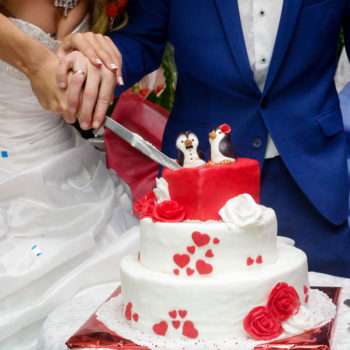Свадебный торт на свадьбе в Пушкино. Гостевой дом Смирнова